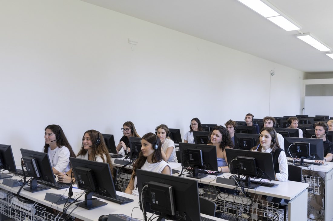 Studenti nel laboratorio linguistico Unicollege